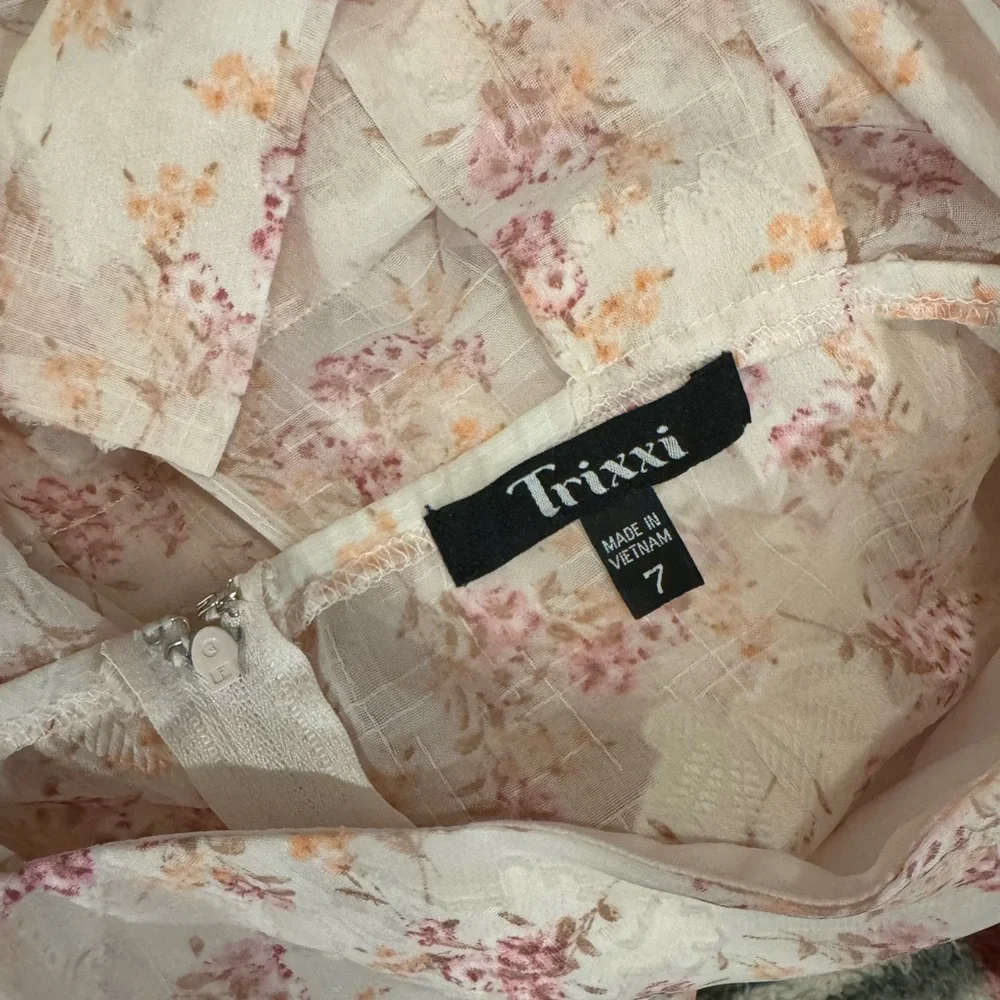 TRIXXI FLORAL TIERED TIED RUFFLE MINI DRESS SIZE 7 - Picture 6 of 7